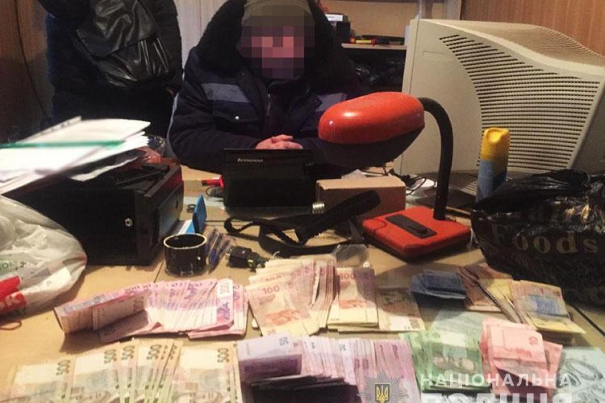 В "сети" полиции за один день "на горячем" попалось 6 взяточников В "сети" полиции за один день "на горячем" попалось 6 взяточников