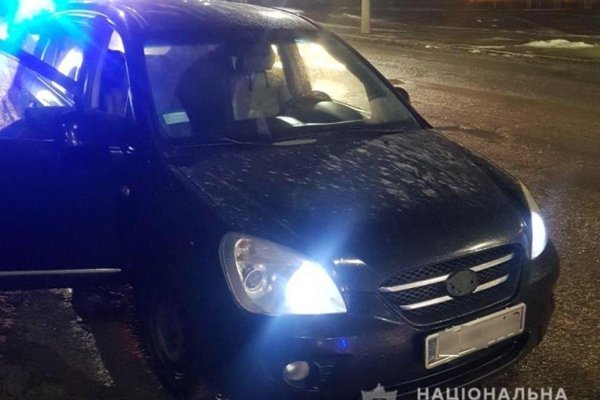 Житель Запорожья совершил разбойное нападение на отделение почты Житель Запорожья совершил разбойное нападение на отделение почты