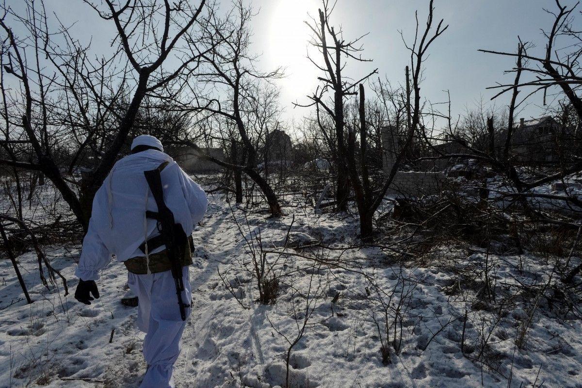 Боевики из миномета обстреляли Широкино: мина попала в жилой дом