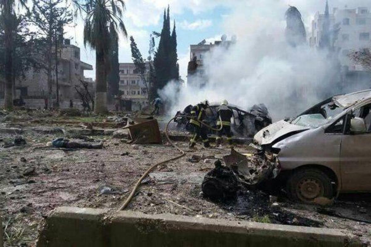 Теракт в сирийском городе Идлиб: погибли и ранены десятки мирных жителей