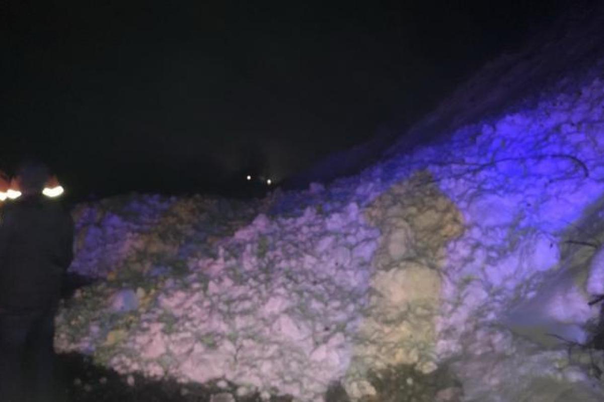 На горнолыжном курорте в Швейцарии снежная лавина накрыла людей