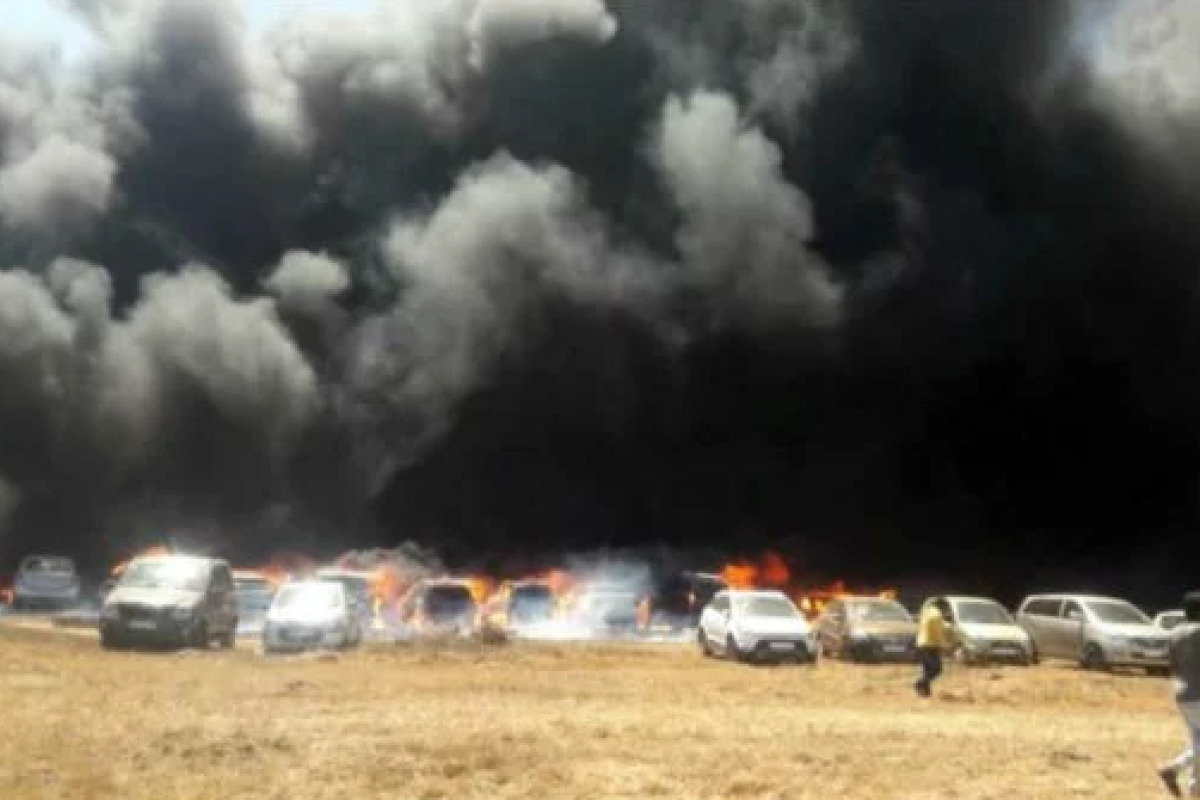 Масштабный пожар на авиашоу Aero India-2019 уничтожил около 300 автомобилей​​​​​​​