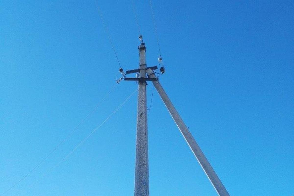 Жители Катериновки на Луганщине останутся без света еще на несколько дней: обстрелы мешают провести ремонт Жители Катериновки на Луганщине останутся без света еще на несколько дней: обстрелы мешают провести ремонт