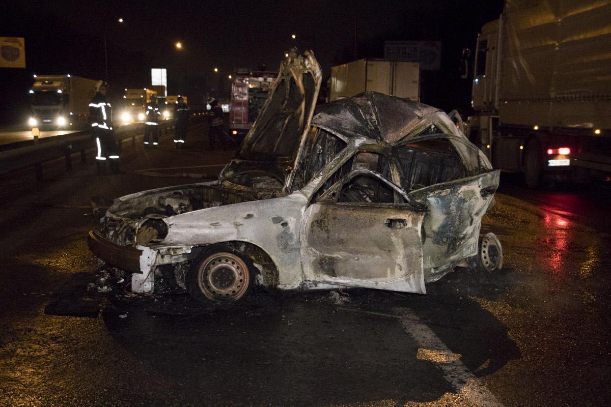 В Киеве автомобиль BMW протаранил Daewoo Lanos: в такси заживо сгорел пассажир В Киеве автомобиль BMW протаранил Daewoo Lanos: в такси заживо сгорел пассажир