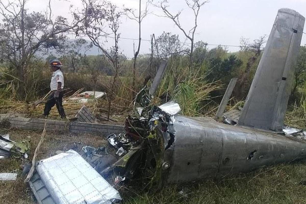 В Гватемале на авиашоу самолет Т-28 рухнул возле трибун со зрителями