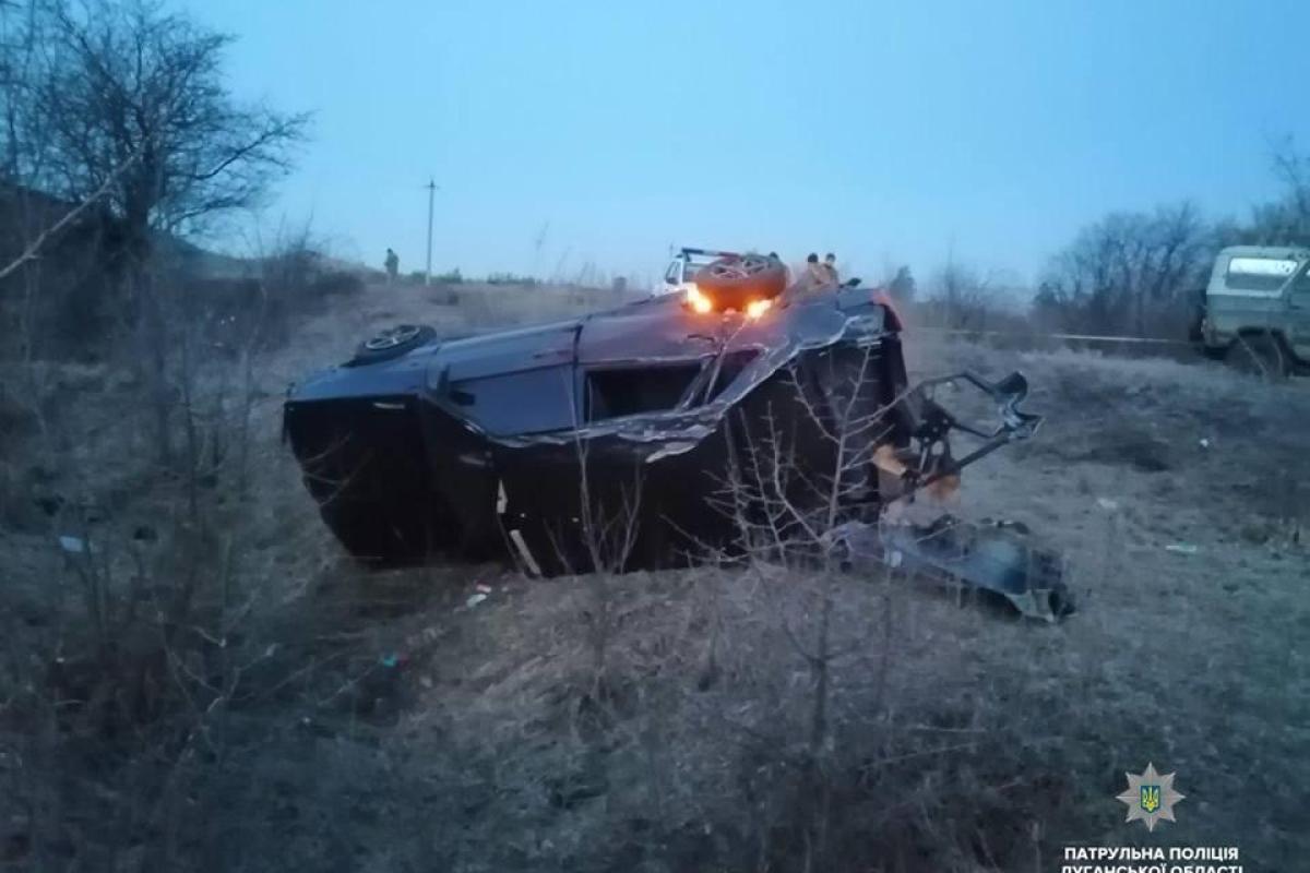 В Северодонецке пьяный водитель разбил ВАЗ и сбежал с места ДТП, бросив двух раненых пассажирок В Северодонецке пьяный водитель разбил ВАЗ и сбежал с места ДТП, бросив двух раненых пассажирок