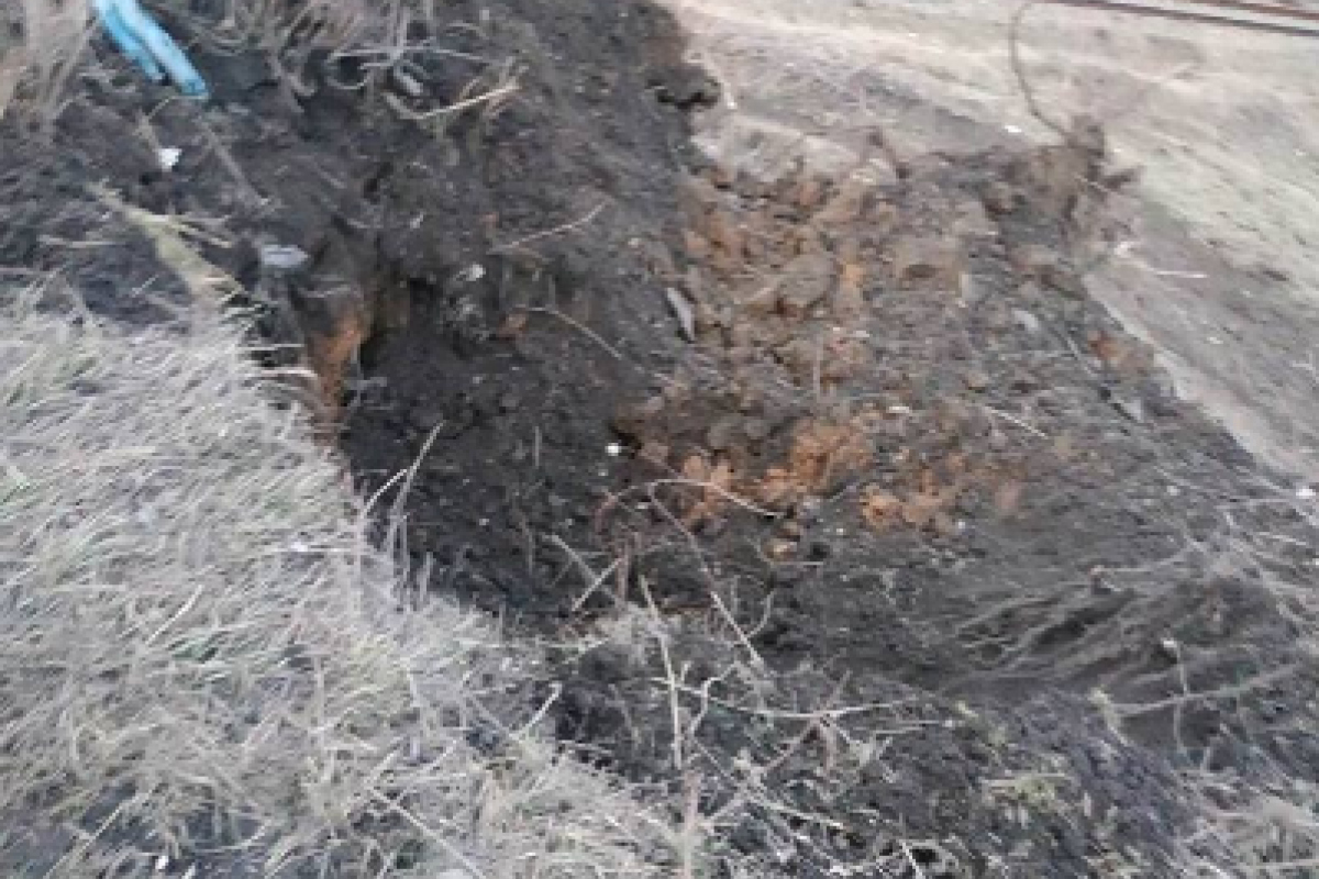 Боевики обстреляли Золотое на Луганщине: повреждены дома мирных жителей Боевики обстреляли Золотое на Луганщине: повреждены дома мирных жителей