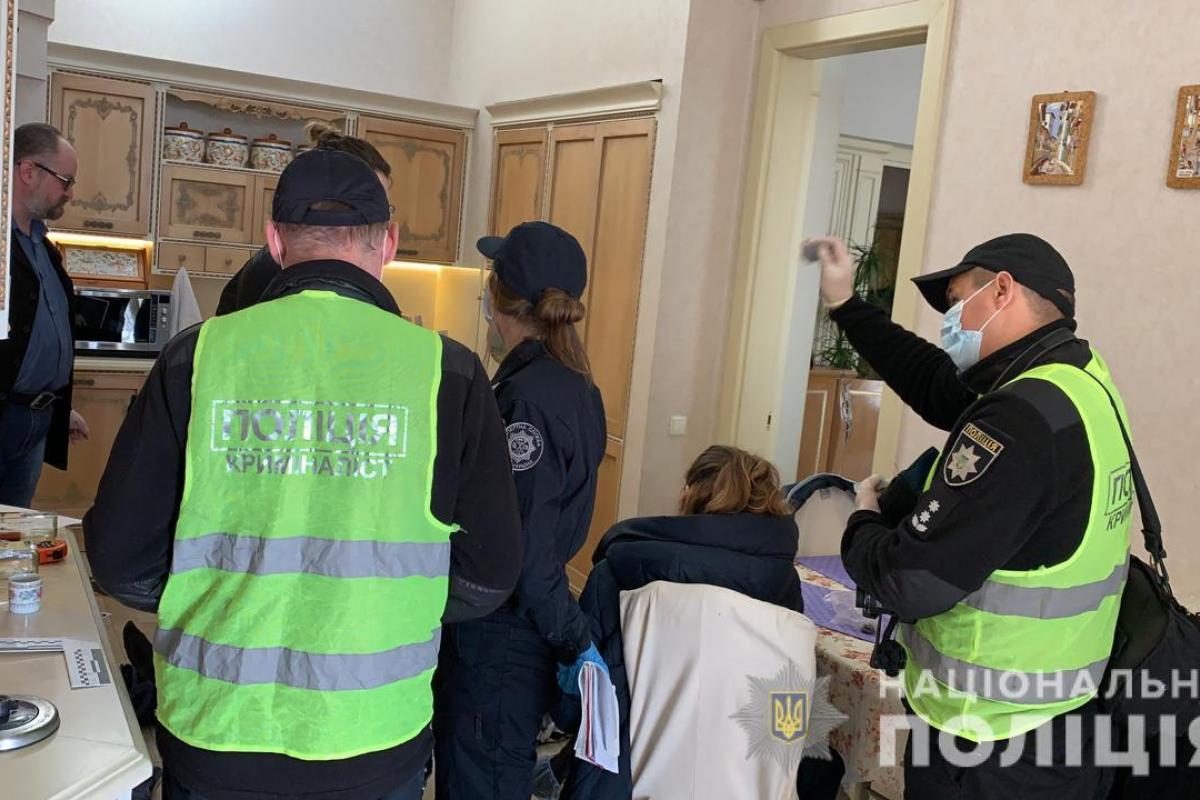 Перед смертью пытали: в поселке под Одессой убили мужа хозяйки антикварных салонов Перед смертью пытали: в поселке под Одессой убили мужа хозяйки антикварных салонов
