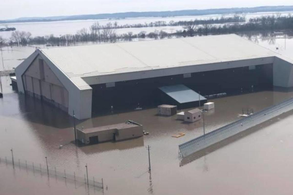 Наводнение в США: В Небраске введен режим ЧС, затоплена база ВВС США