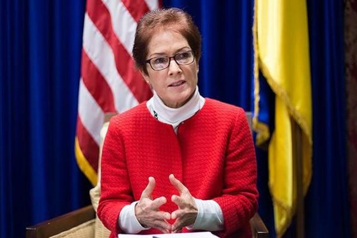 Выборы-2019: Посол США Мари Йованович записала видеообращение к украинцам Выборы-2019: Посол США Мари Йованович записала видеообращение к украинцам