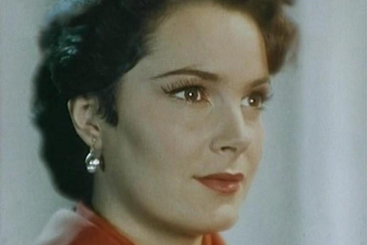 Ушла из жизни легендарная актриса Элина Быстрицкая Ушла из жизни легендарная актриса Элина Быстрицкая