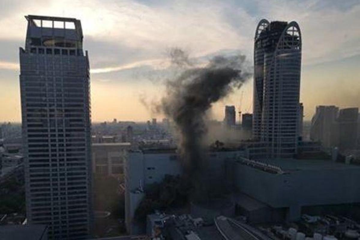Пожар в торговом центре Бангкока: погибли два человека, есть раненые