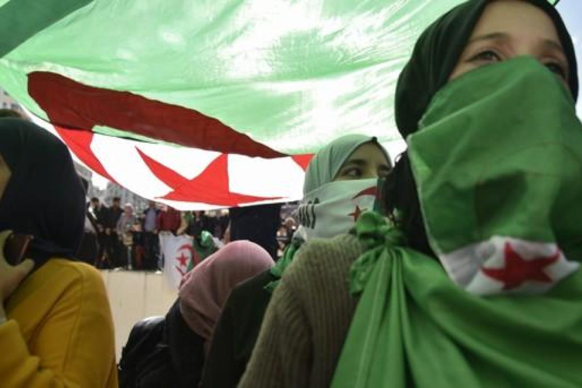 В Алжире назначили временного президента