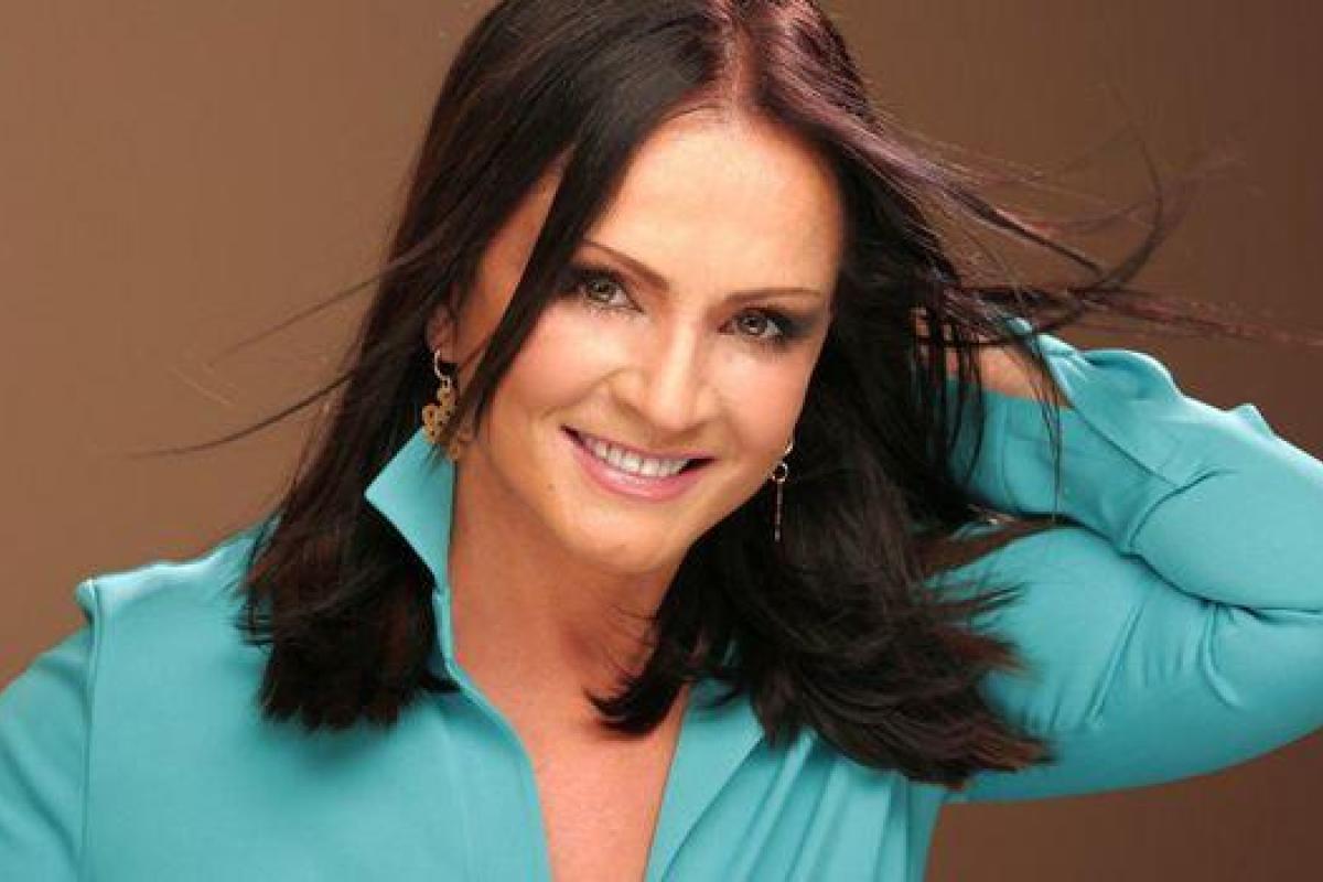 "А Вам точно за 70?": София Ротару поразила поклонников идеальной фигурой и цветущим видом "А Вам точно за 70?": София Ротару поразила поклонников идеальной фигурой и цветущим видом