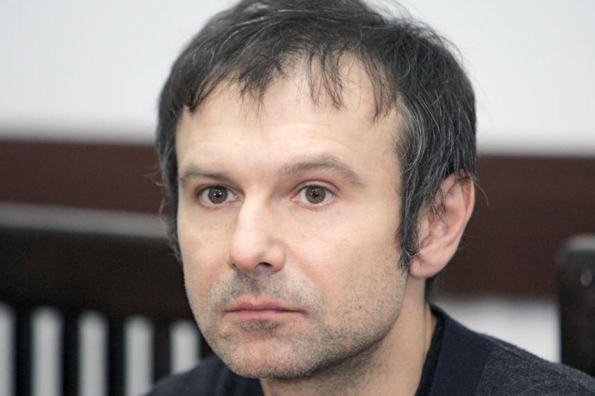 "Пафос против юмора. Молебен против сериала": Вакарчук прокомментировал ход президентской кампании "Пафос против юмора. Молебен против сериала": Вакарчук прокомментировал ход президентской кампании