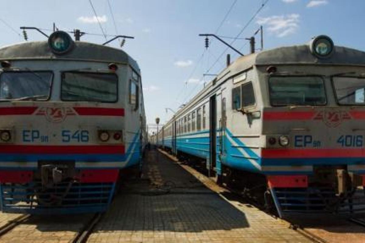 "Укрзализныця" в Донецкой области запустила новую электричку "Фенольная-Славянск" "Укрзализныця" в Донецкой области запустила новую электричку "Фенольная-Славянск"