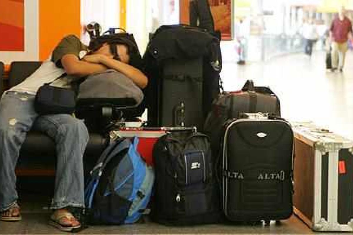 "Сюрприз" для пассажиров: В Украине перестанут пускать в поезда с ручной кладью свыше 50 кг "Сюрприз" для пассажиров: В Украине перестанут пускать в поезда с ручной кладью свыше 50 кг