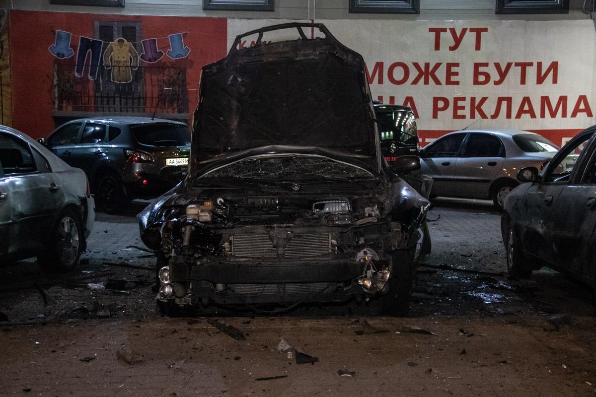 Взрыв в Киеве: Стало известно, кому принадлежит взорванный Chevrolet и кем является пострадавший