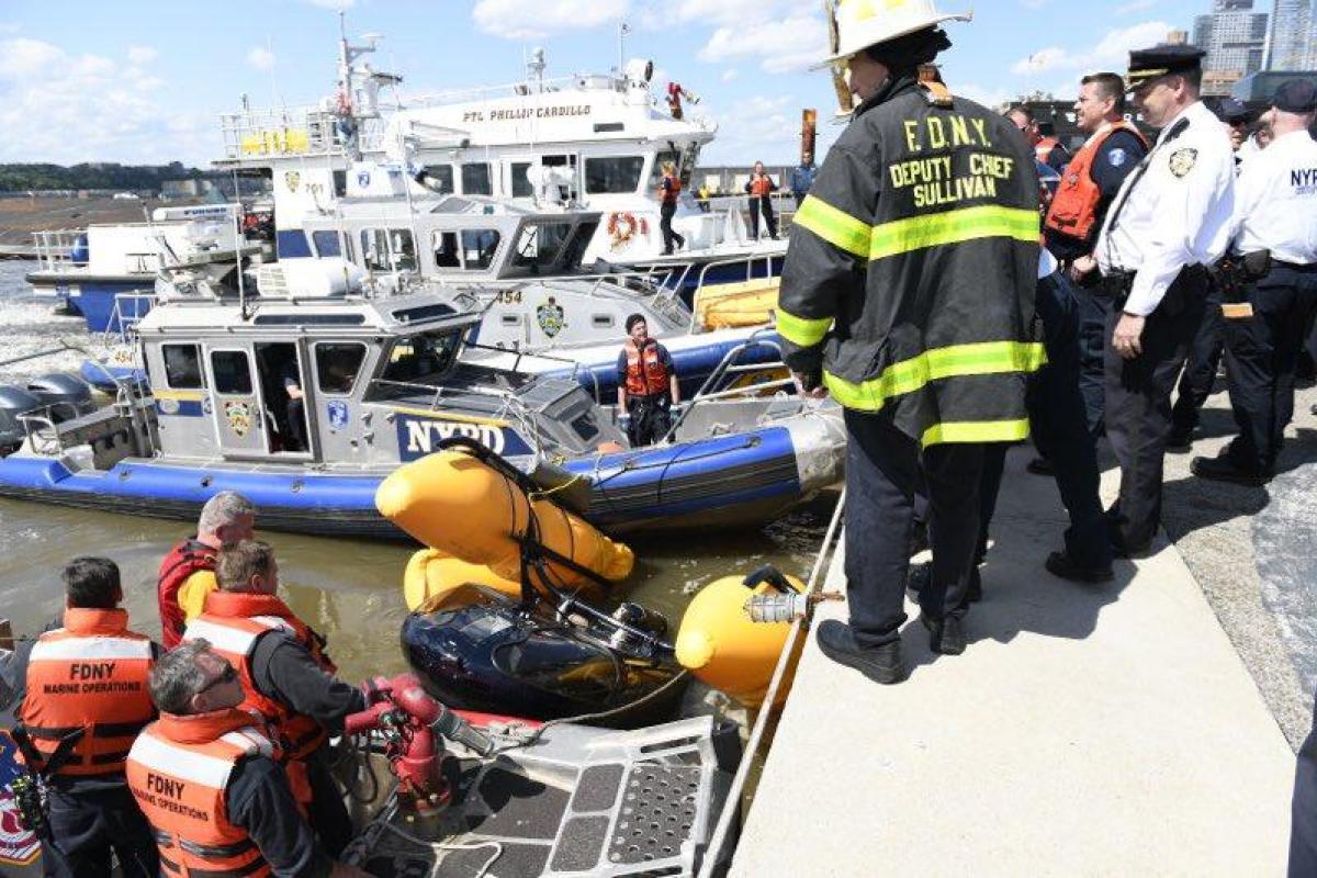 Авиакатастрофа в Нью-Йорке: вертолет рухнул в реку Гудзон