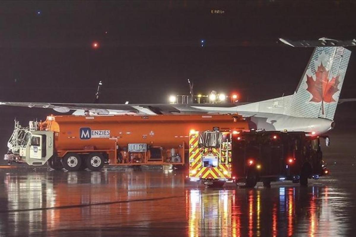 В аэропорту Торонто бензовоз протаранил пассажирский самолет: есть пострадавшие