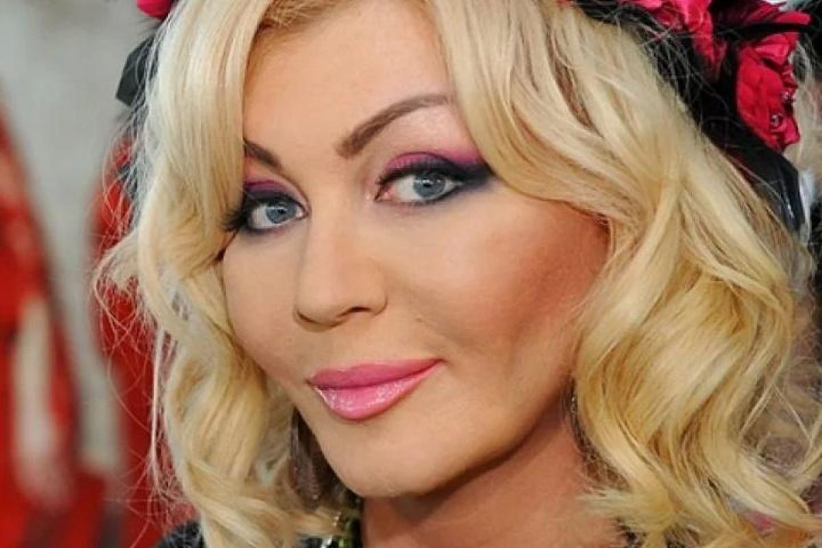 "Непревзойденно выглядишь!": Поклонники Ирины Билык перепутали певицу с Аллой Пугачевой "Непревзойденно выглядишь!": Поклонники Ирины Билык перепутали певицу с Аллой Пугачевой