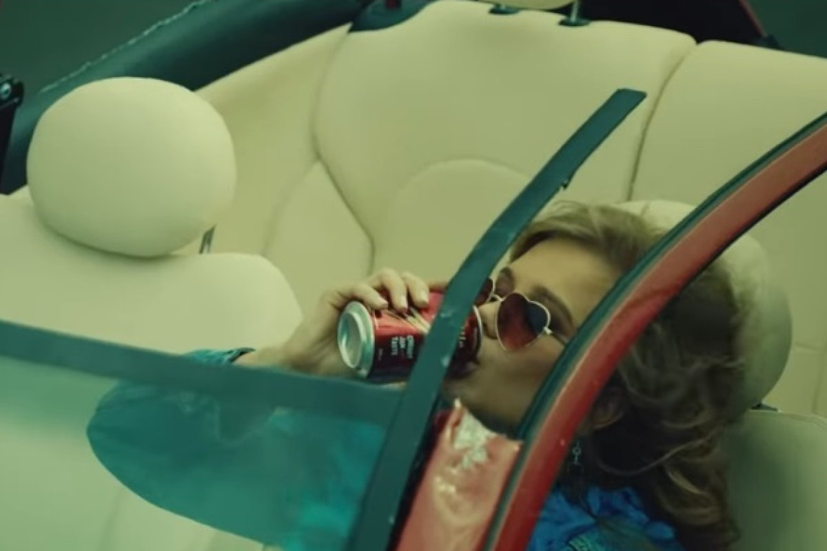 Группа "Ленинград" презентовала очередной скандальный клип Группа "Ленинград" презентовала очередной скандальный клип