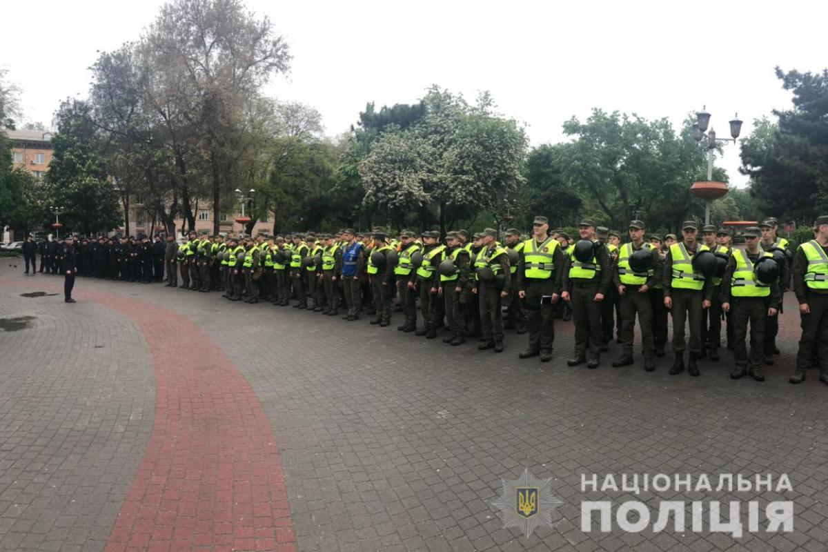 В Киеве на акции "Никто не забыт, ничто не забыто" произошел первый конфликт В Киеве на акции "Никто не забыт, ничто не забыто" произошел первый конфликт