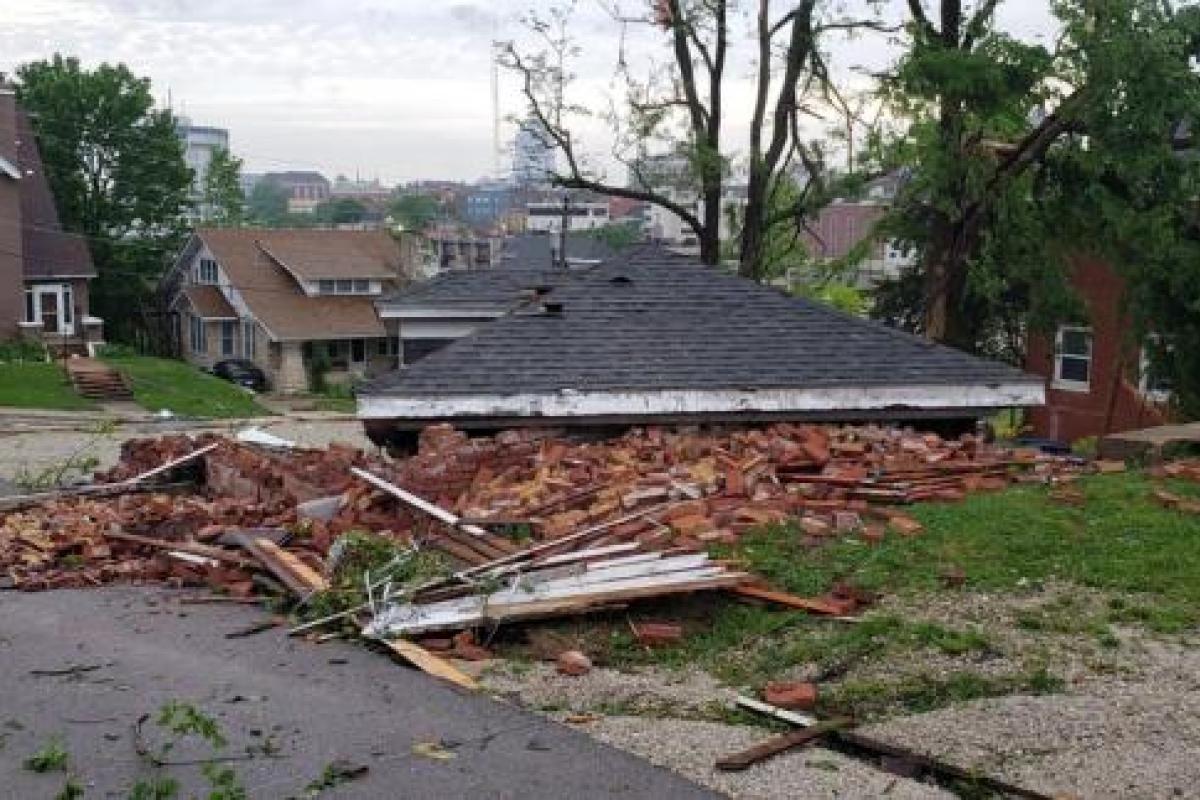 В США бушуют разрушительные торнадо: есть жертвы