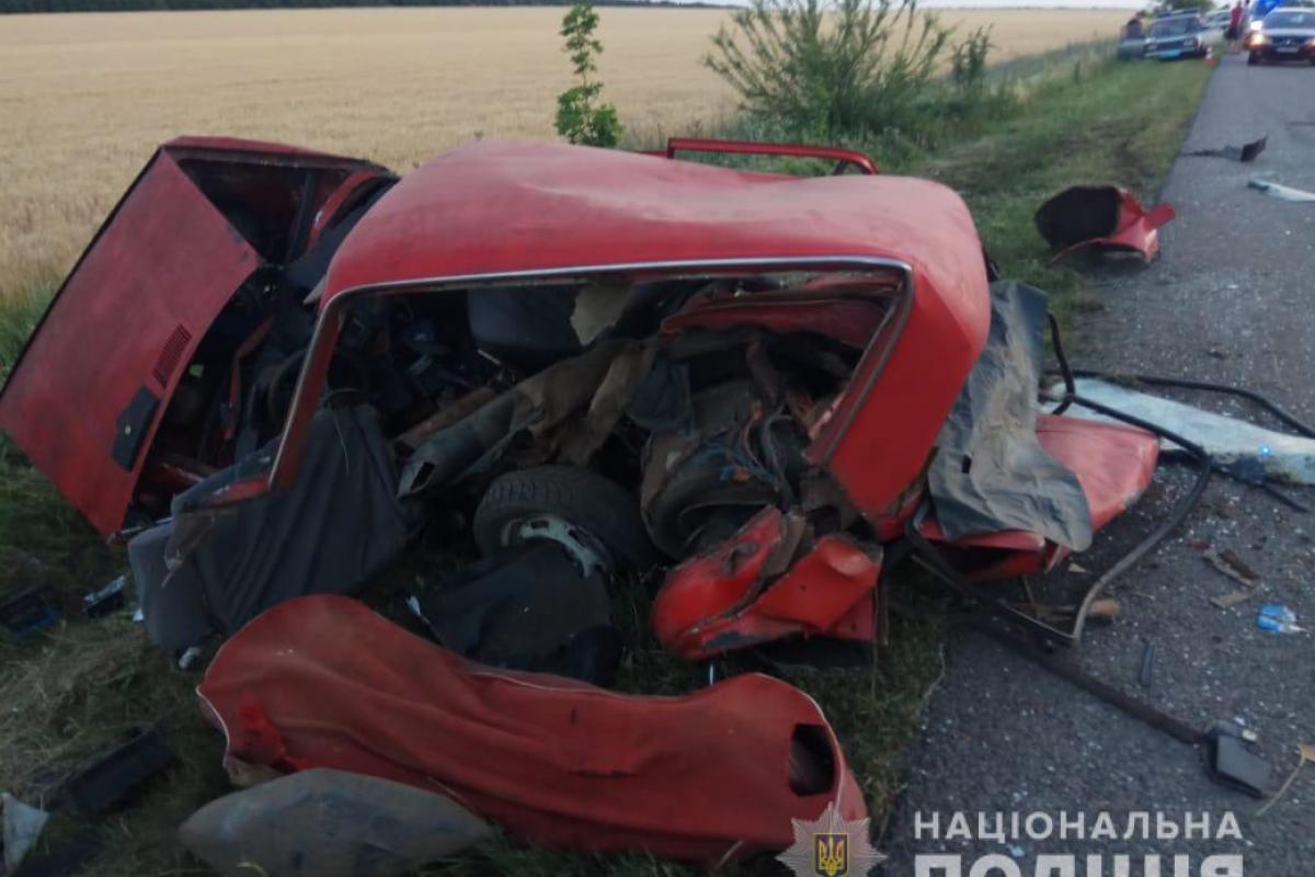 Смертельное ДТП на трассе "Одесса - Киев": погибли 3 человека, еще четверо ранены Смертельное ДТП на трассе "Одесса - Киев": погибли 3 человека, еще четверо ранены