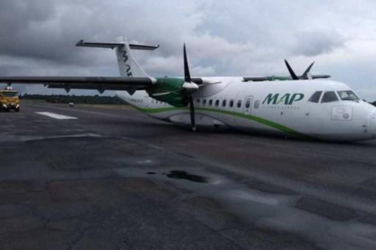 В Бразилии самолет не смог выпустить шасси и совершил аварийную посадку на "брюхо"