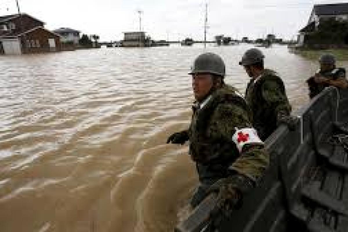 В Японии из-за тайфуна экстренно эвакуируют 115 тысяч людей