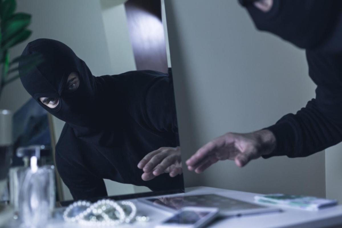 В Северодонецке по приговору суда "закрыли" неоднократно судимого грабителя В Северодонецке по приговору суда "закрыли" неоднократно судимого грабителя