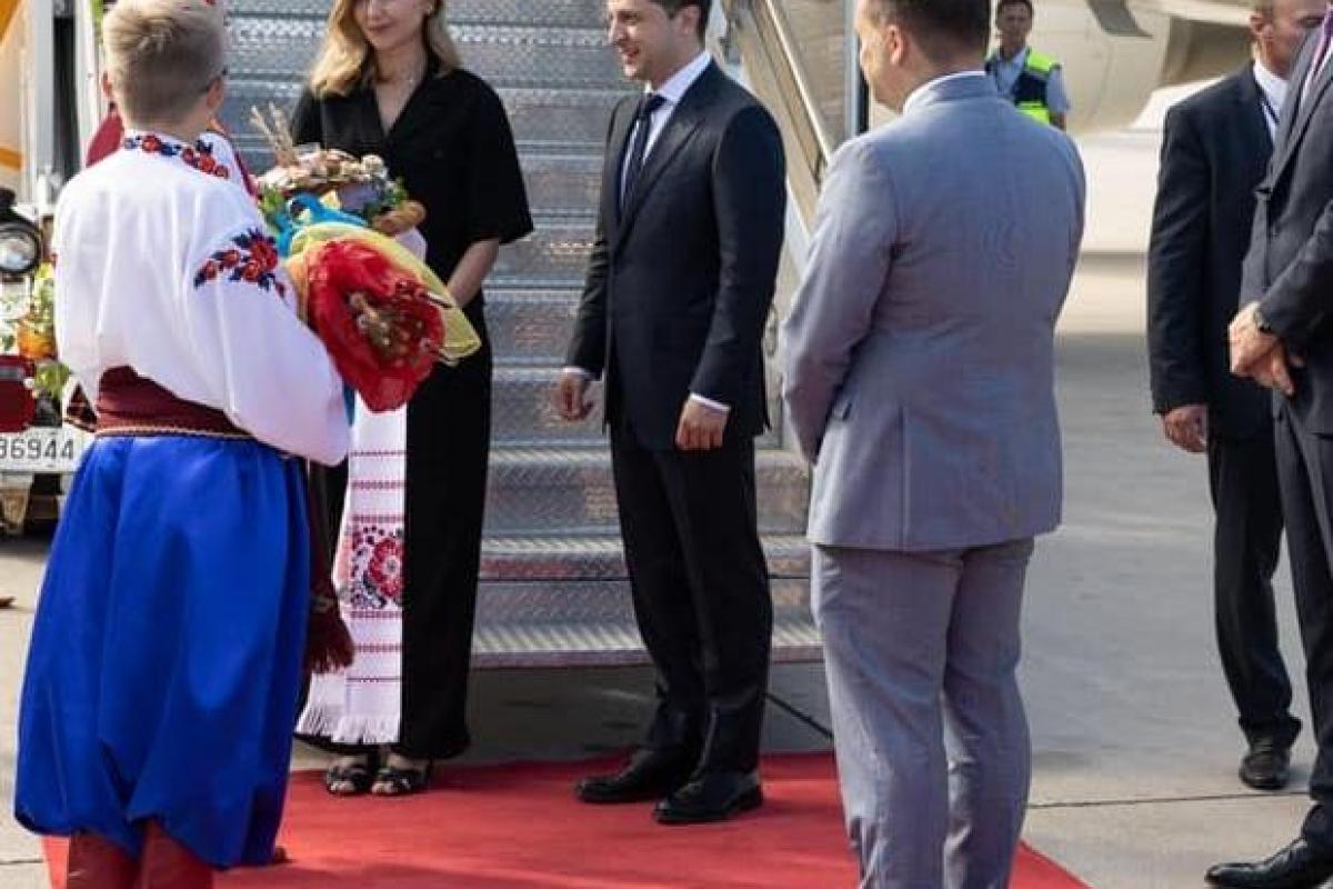 Зеленский прибыл в Канаду с рабочим визитом Зеленский прибыл в Канаду с рабочим визитом