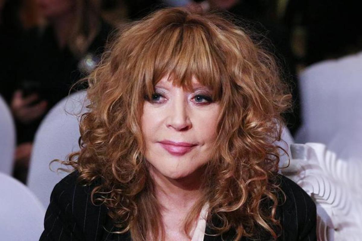 "Самая обыкновенная бабка!": В Сети обсуждают фото Аллы Пугачевой без ретуши "Самая обыкновенная бабка!": В Сети обсуждают фото Аллы Пугачевой без ретуши