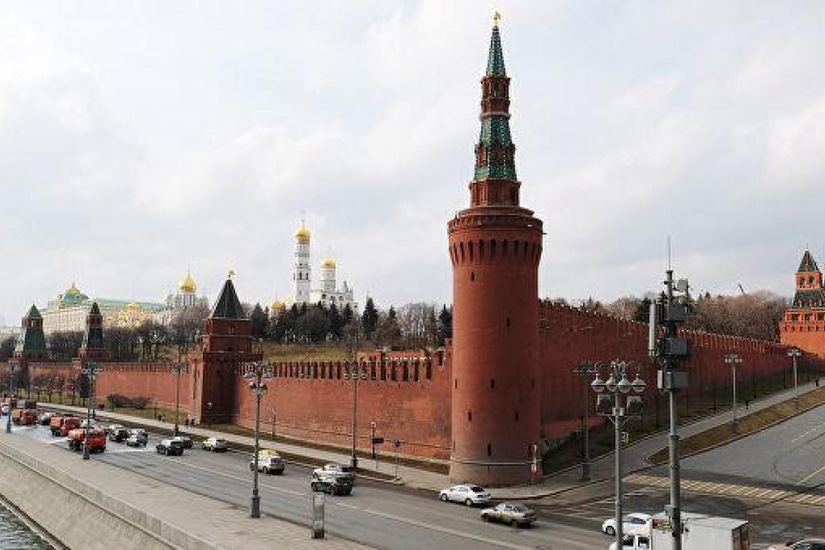 "Сюрприз" из прошлого: На территории Кремля обнаружили авиабомбу "Сюрприз" из прошлого: На территории Кремля обнаружили авиабомбу