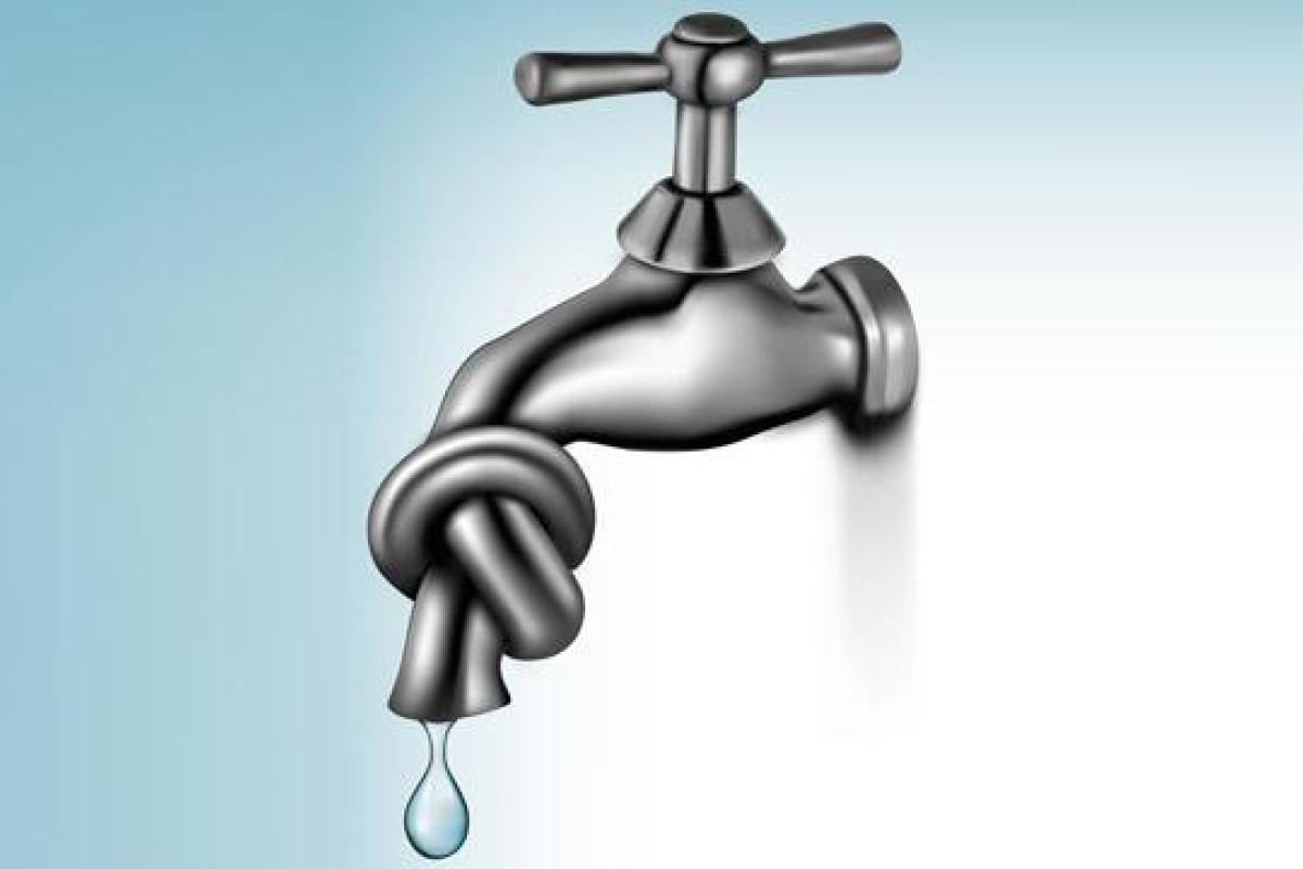 По всей Украине водоканалы могут перейти на почасовую подачу воды: в чем причина По всей Украине водоканалы могут перейти на почасовую подачу воды: в чем причина