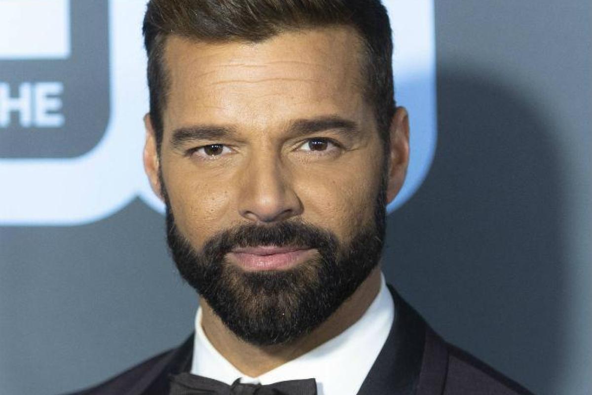 Певец Рики Мартин с мужем впервые показали дочь Люсию Певец Рики Мартин с мужем впервые показали дочь Люсию