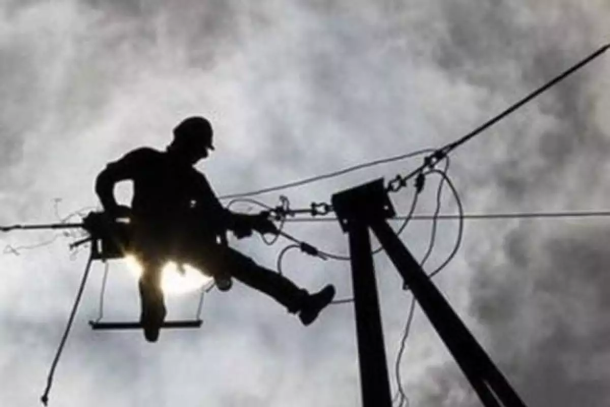 Из-за непогоды в Украине обесточены 205 населенных пунктов в пяти областях Из-за непогоды в Украине обесточены 205 населенных пунктов в пяти областях