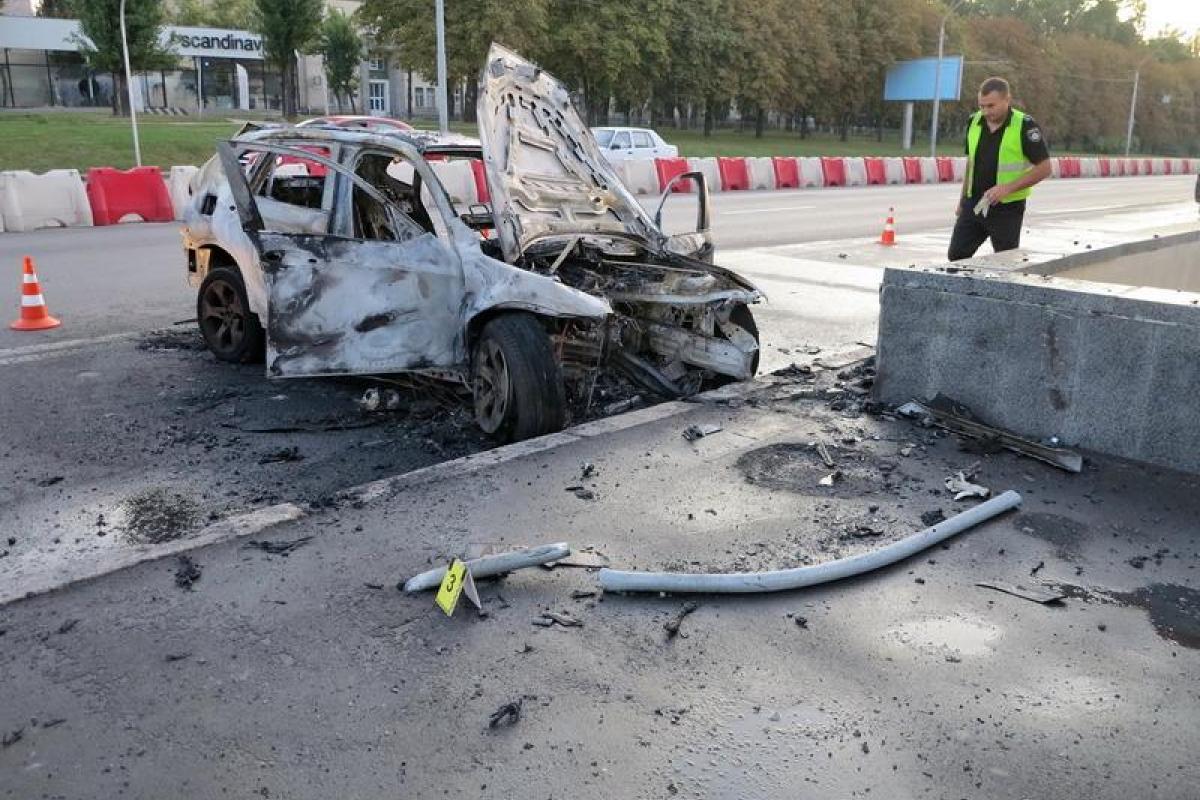 Смертельное ДТП в Киеве: погибла девушка-водитель BMW, двое парней ранены Смертельное ДТП в Киеве: погибла девушка-водитель BMW, двое парней ранены