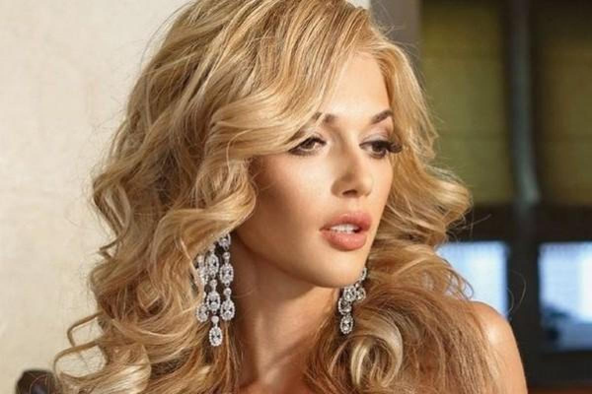 Солистка группы "ВИА Гра" снялась для мужского журнала MAXIM: "горячие" фото Солистка группы "ВИА Гра" снялась для мужского журнала MAXIM: "горячие" фото