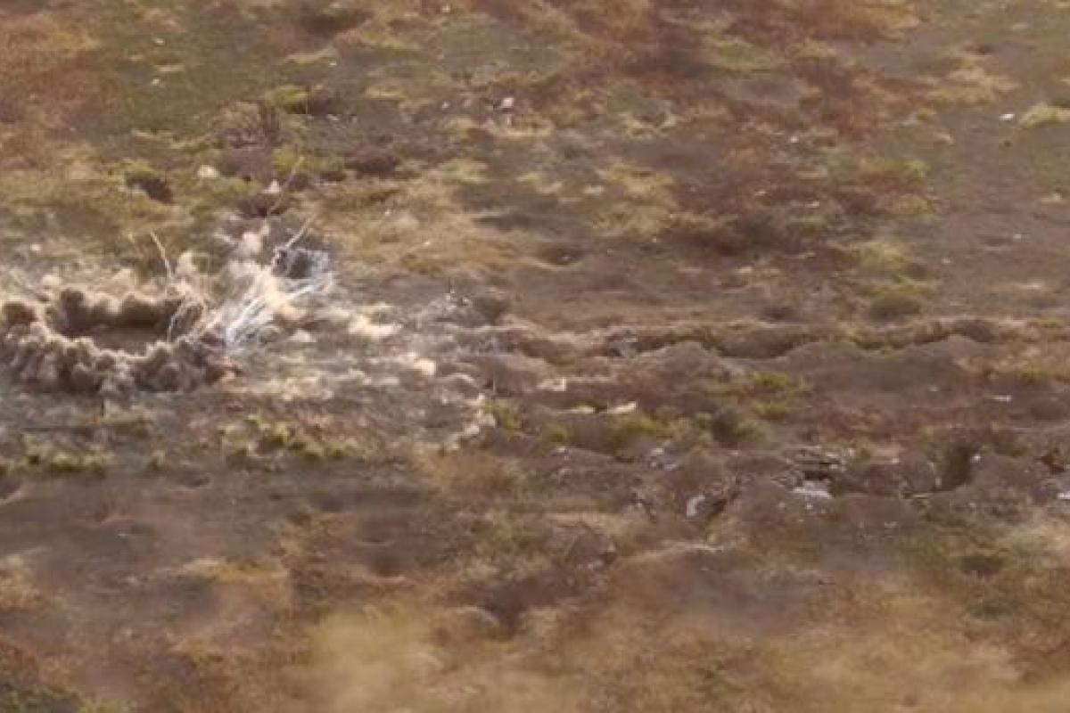 ВСУ нанесли сокрушительный удар по позициям боевиков на Донбассе: впечатляющее видео ВСУ нанесли сокрушительный удар по позициям боевиков на Донбассе: впечатляющее видео