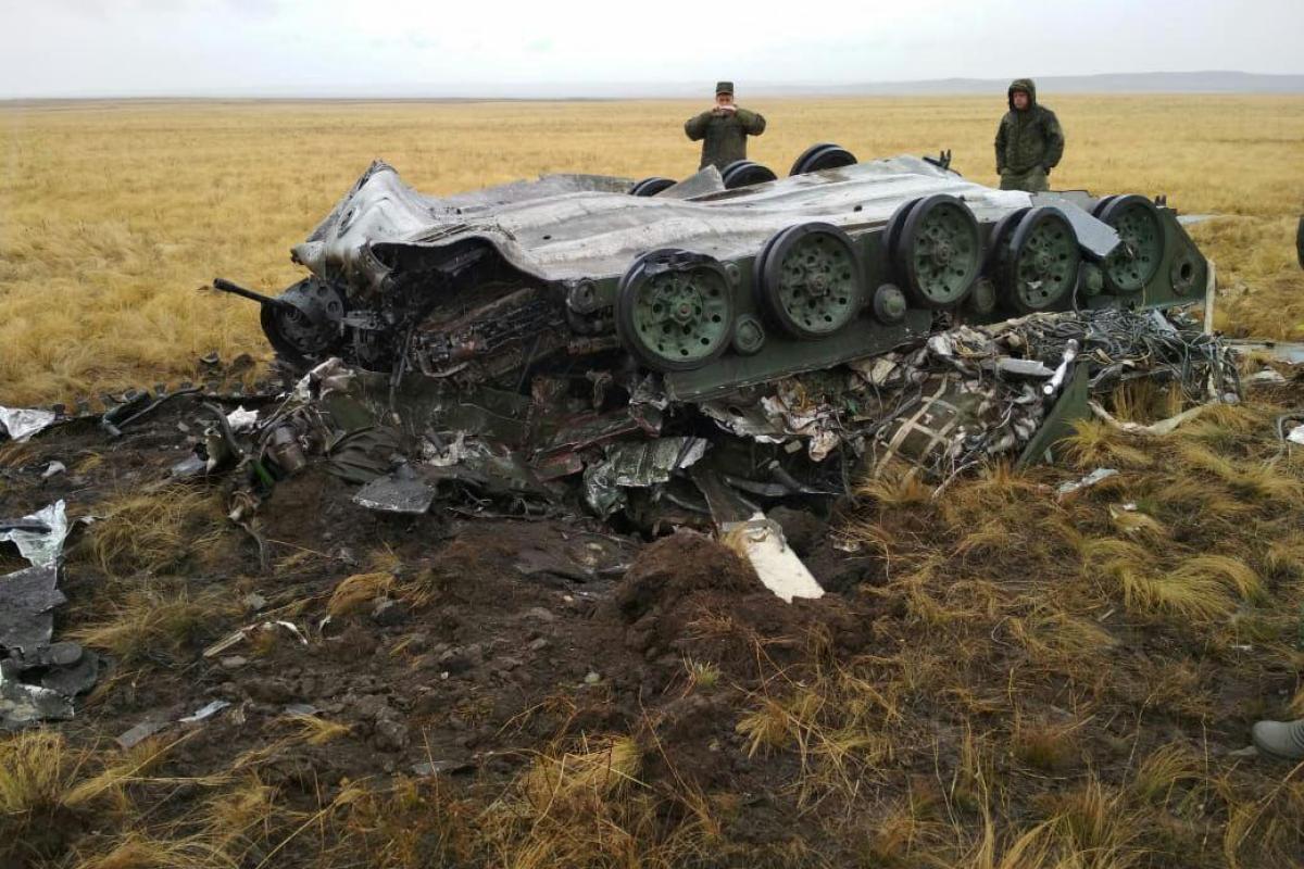 В России при десантировании из ИЛ-76 разбились две боевые машины ВДВ