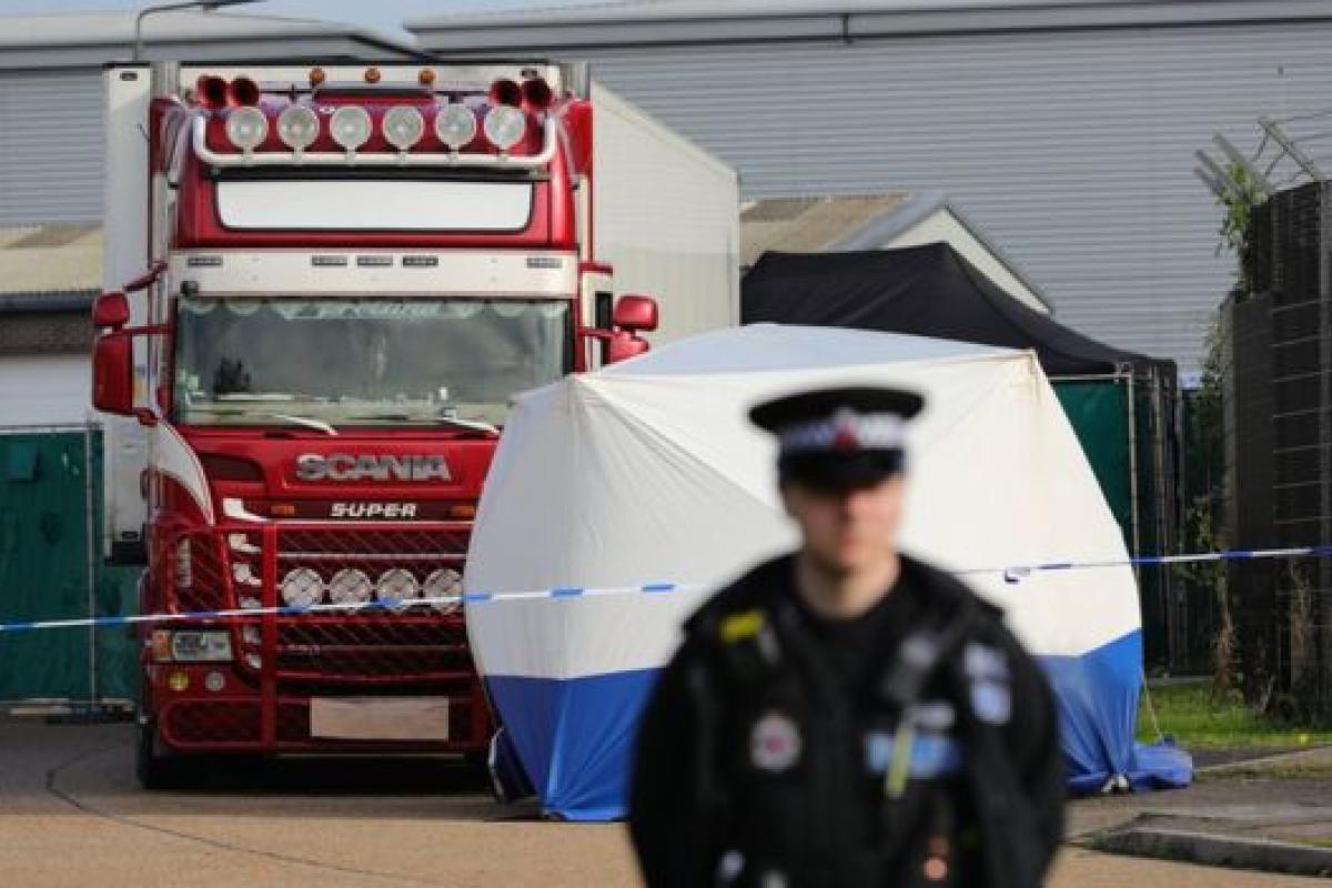 В Британии обнаружили грузовик с 39 телами: среди них один ребенок