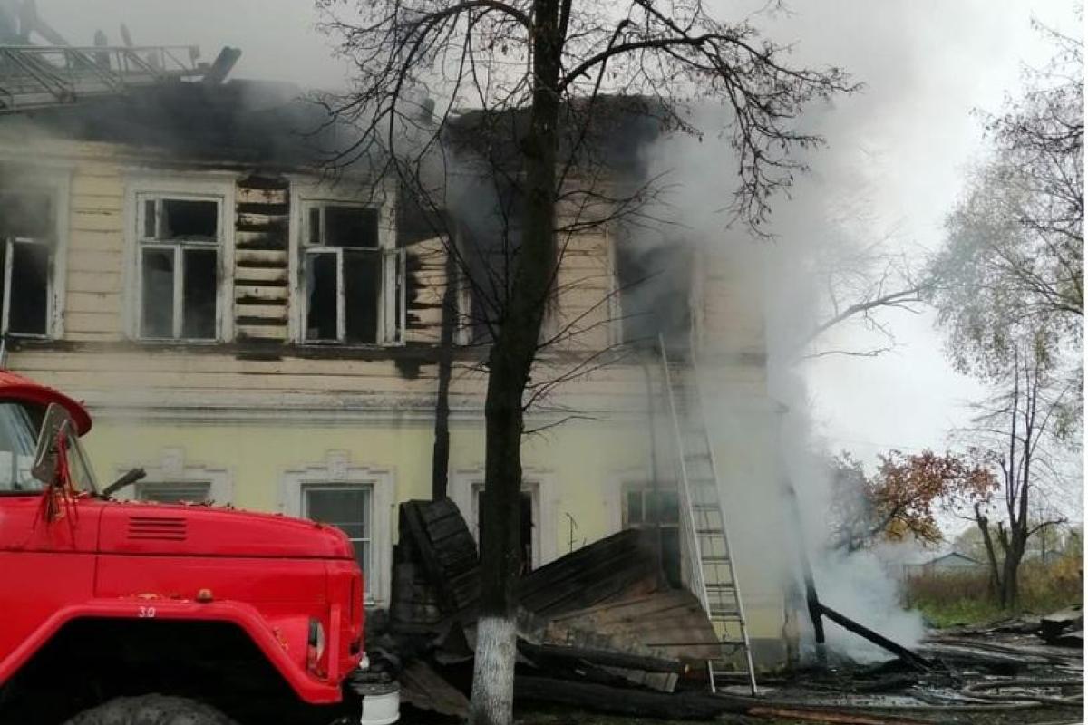 Смертельный пожар в России: заживо сгорели 7 человек, шестеро из них - малолетние дети