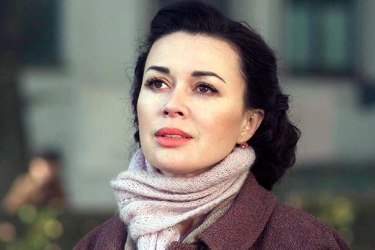 В сеть попали архивные снимки Анастасии Заворотнюк, сделанные в онкоцентре В сеть попали архивные снимки Анастасии Заворотнюк, сделанные в онкоцентре