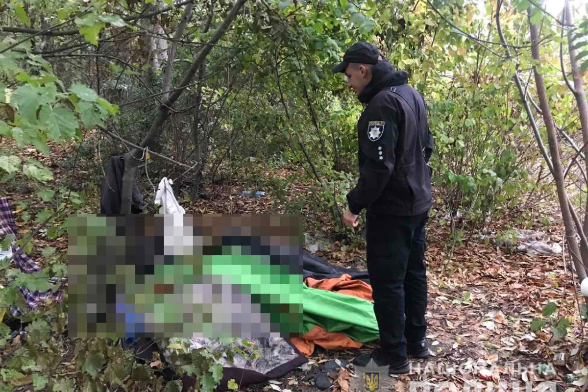 В Одессе возле железной дороги обнаружили обугленное до неузнаваемости тело В Одессе возле железной дороги обнаружили обугленное до неузнаваемости тело