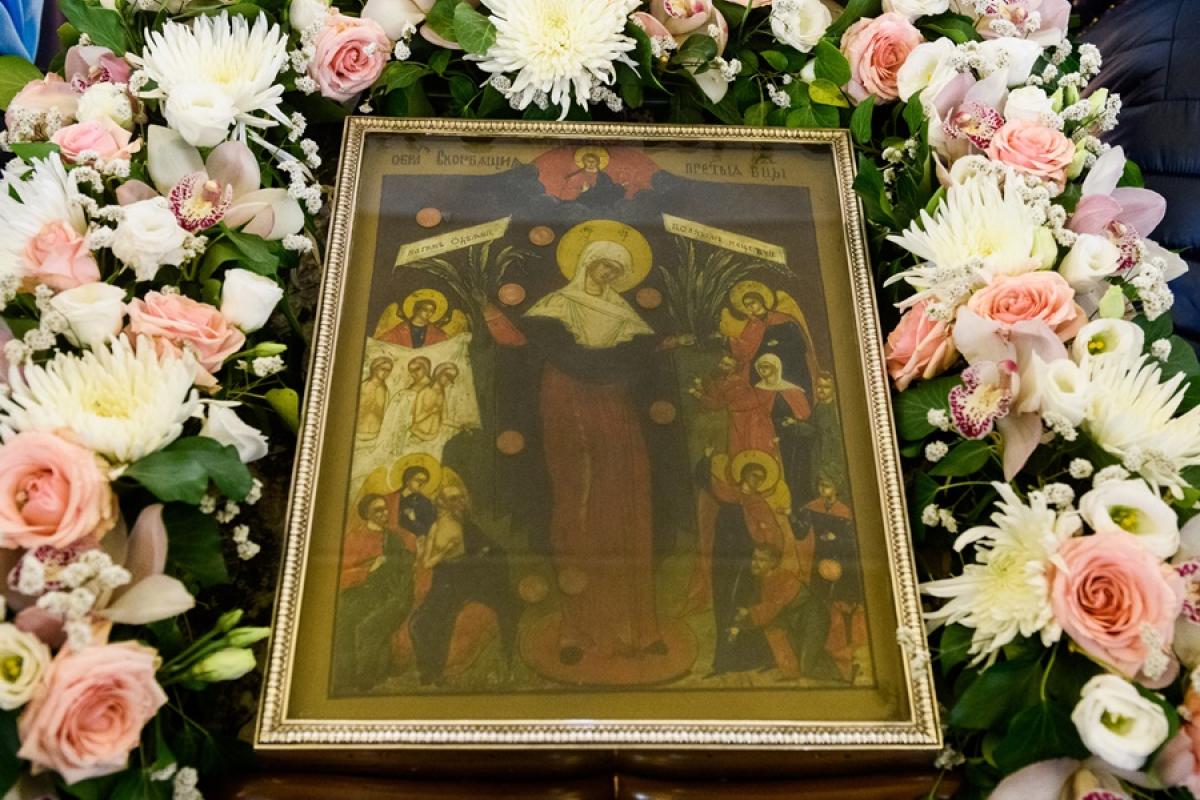 Праздник иконы "Всех скорбящих радость": важные приметы и что нужно попросить у иконы Божией Матери