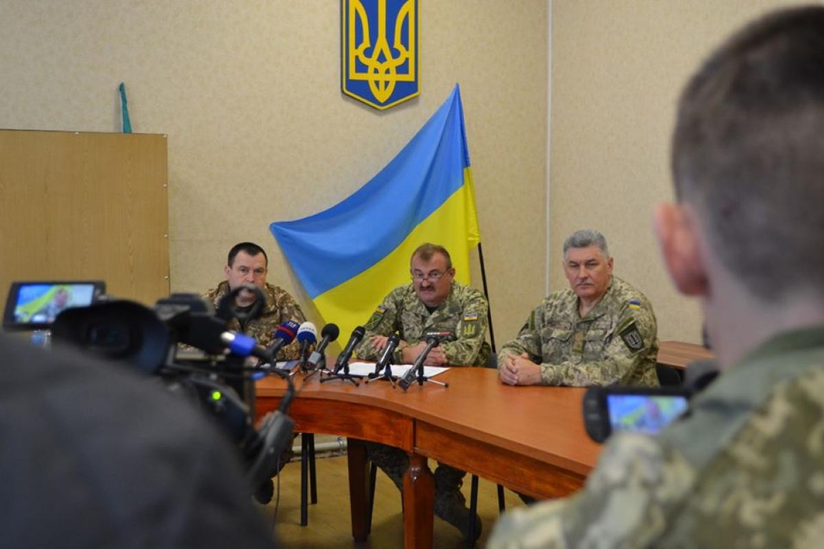 Украина готова к разведению сил в районе Петровского - командующий ОС
