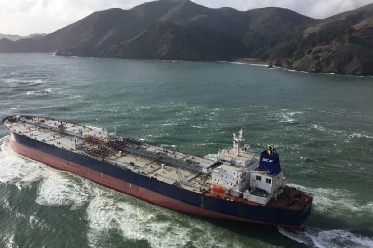 Взрыв на российском танкере "Залив Америка": есть жертвы