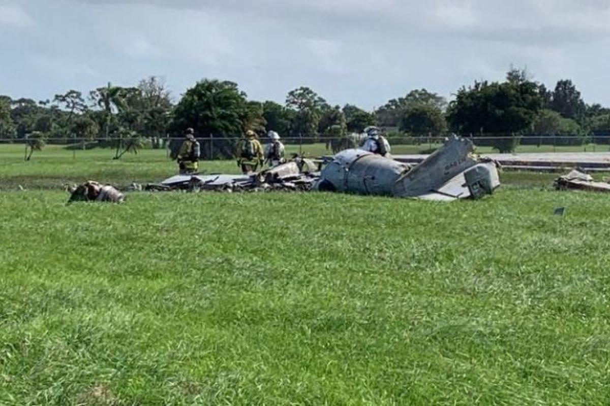 Смерть во время авиашоу: В США в результате крушения самолета погиб пилот Смерть во время авиашоу: В США в результате крушения самолета погиб пилот